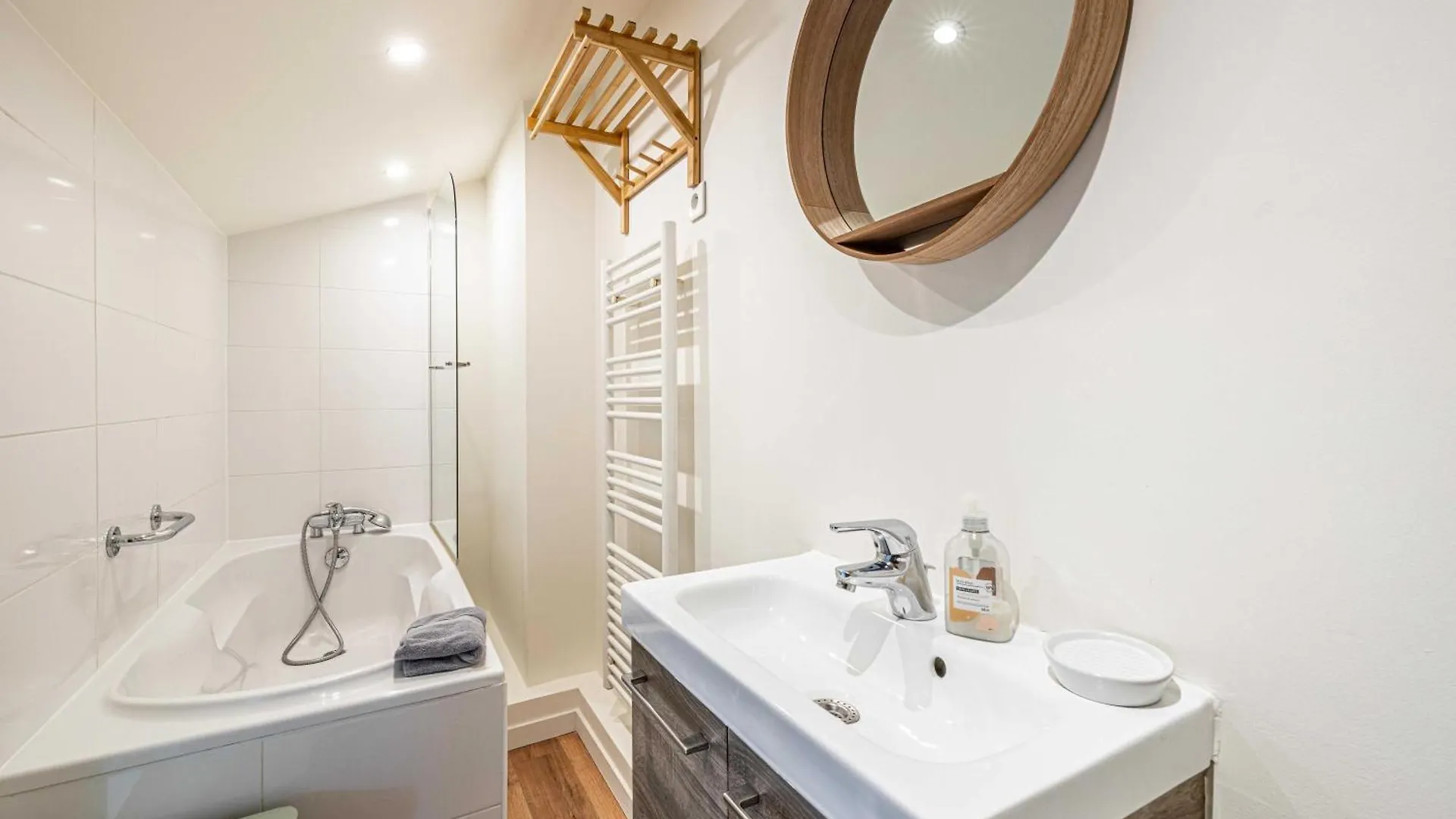 Charming Apartment Heart Of Suquet Neighborhood Cannes France